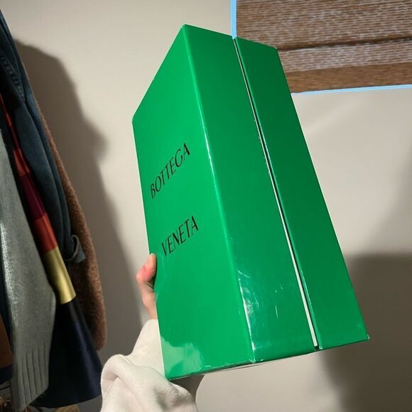 NEW bottega Veneta silver knot sandal - Picture 9 of 12